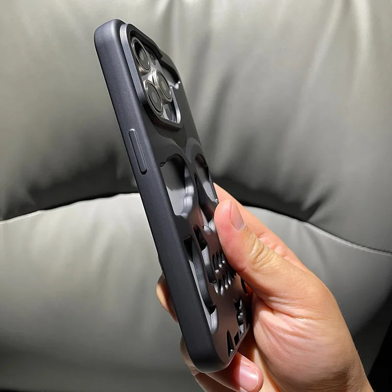 Case iPhone Caveira Vazada Metalizada