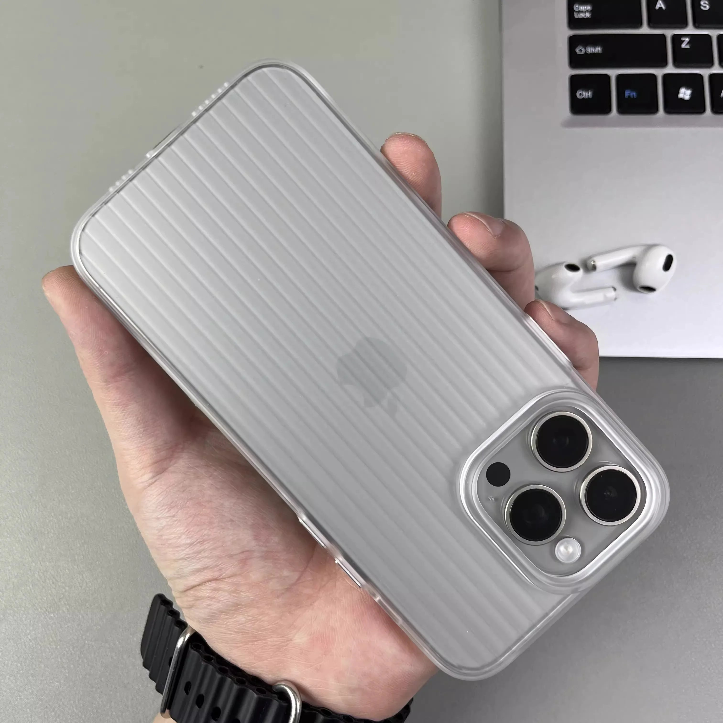 Case iPhone Titânio Listrado Anti-Impacto