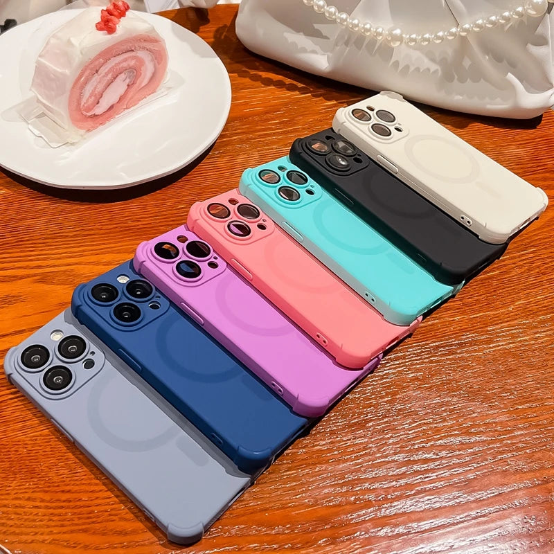 Case iPhone Silicone Anti-Impacto com Proteção de Lente e MagSafe