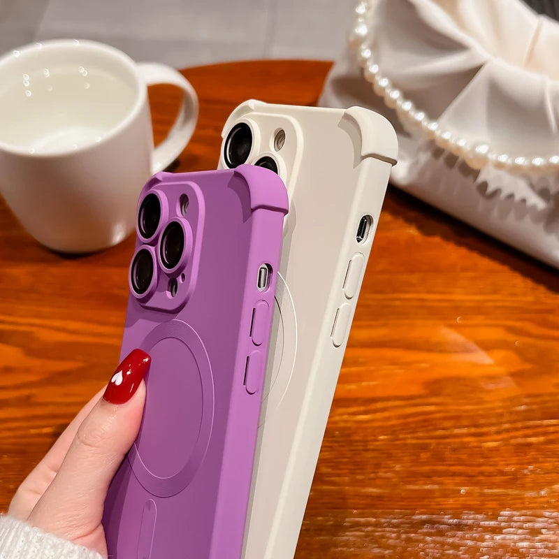 Case iPhone Silicone Anti-Impacto com Proteção de Lente e MagSafe