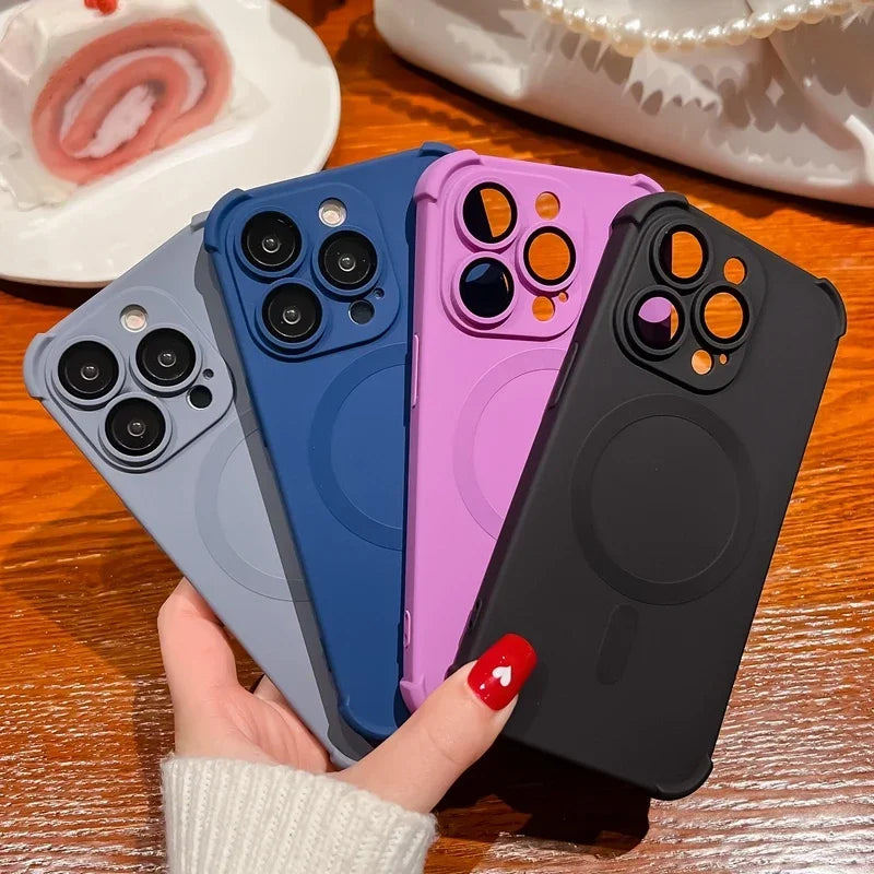 Case iPhone Silicone Anti-Impacto com Proteção de Lente e MagSafe