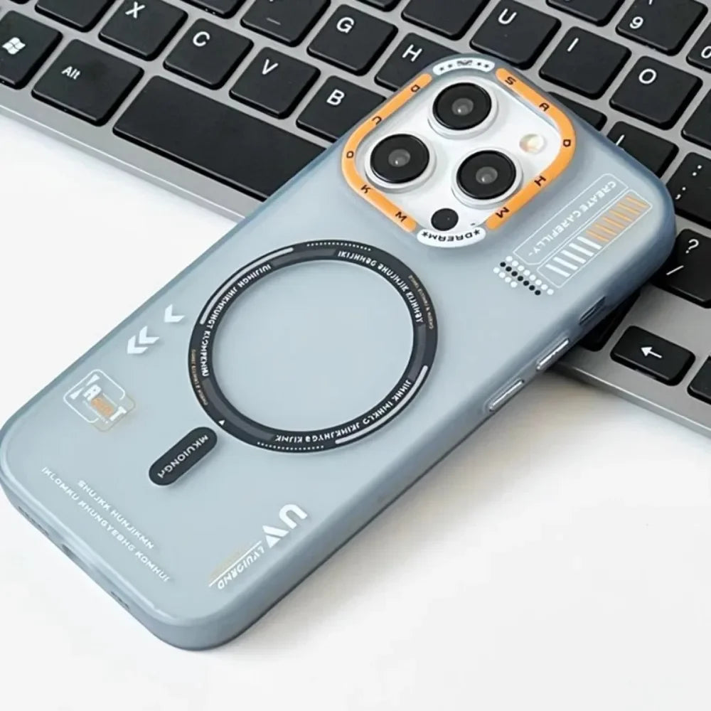 Case iPhone Fosca Desenhada com Proteção de Lente e MagSafe