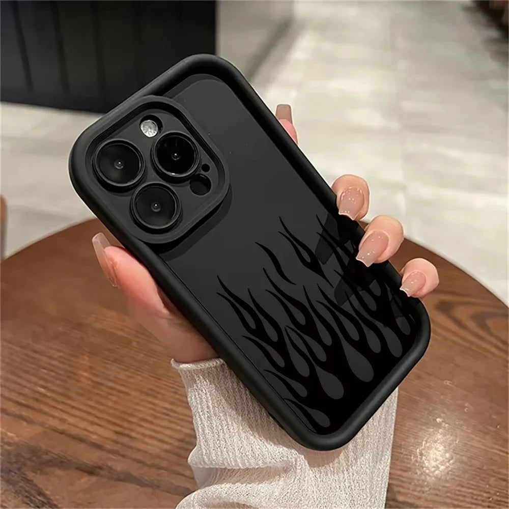 Case iPhone Estampa de Chamas em Silicone com Proteção de Lente