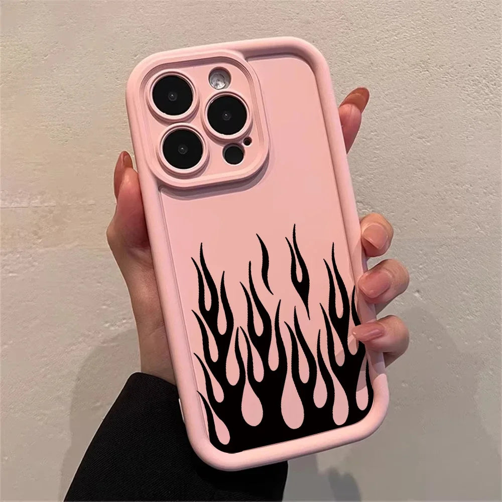 Case iPhone Estampa de Chamas em Silicone com Proteção de Lente
