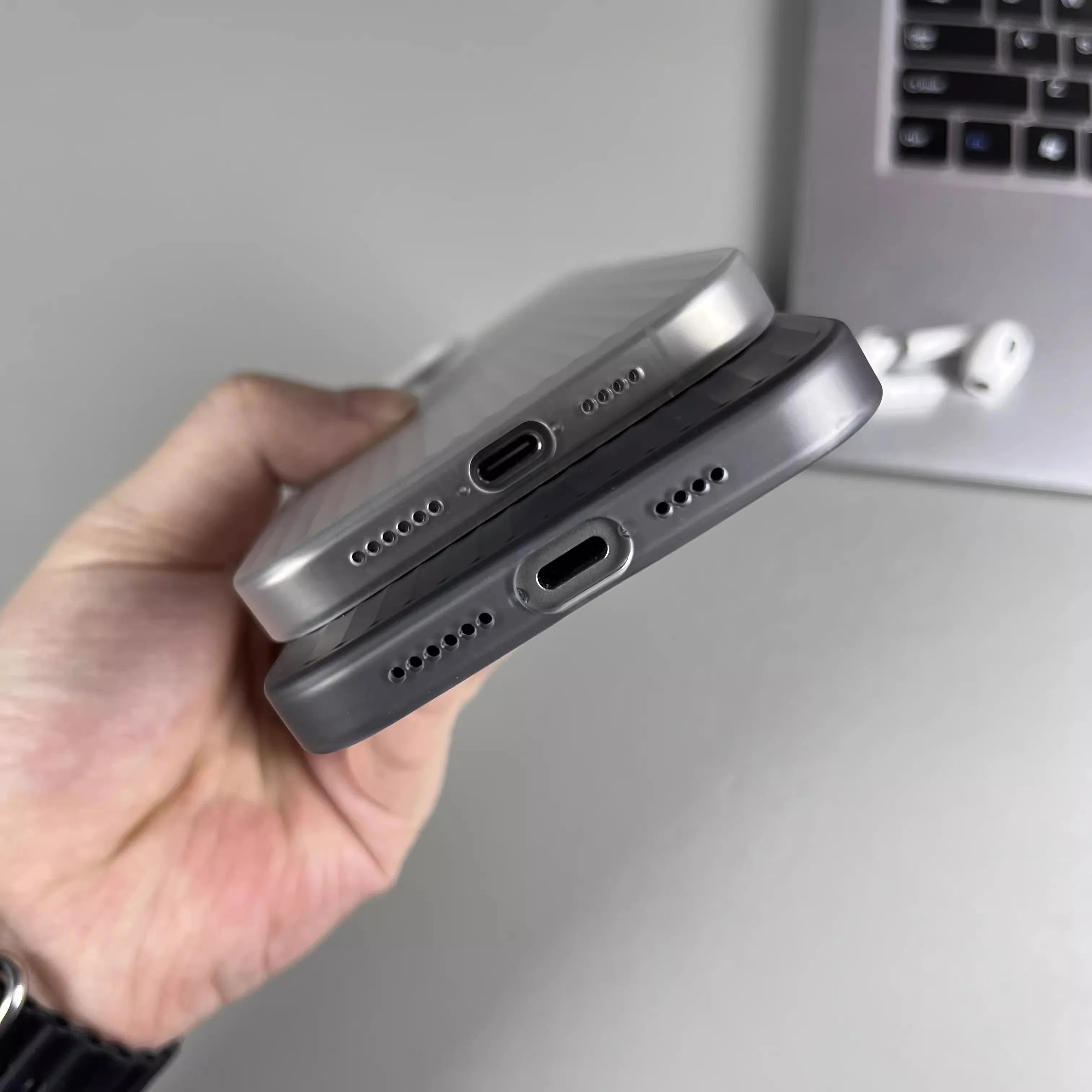 Case iPhone Titânio Listrado Anti-Impacto