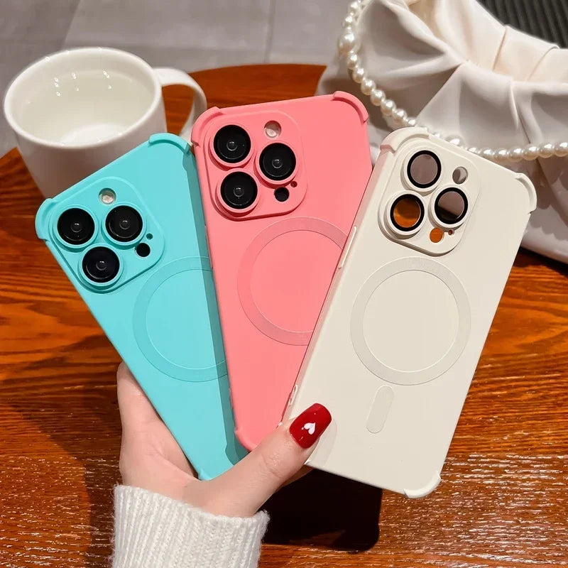 Case iPhone Silicone Anti-Impacto com Proteção de Lente e MagSafe