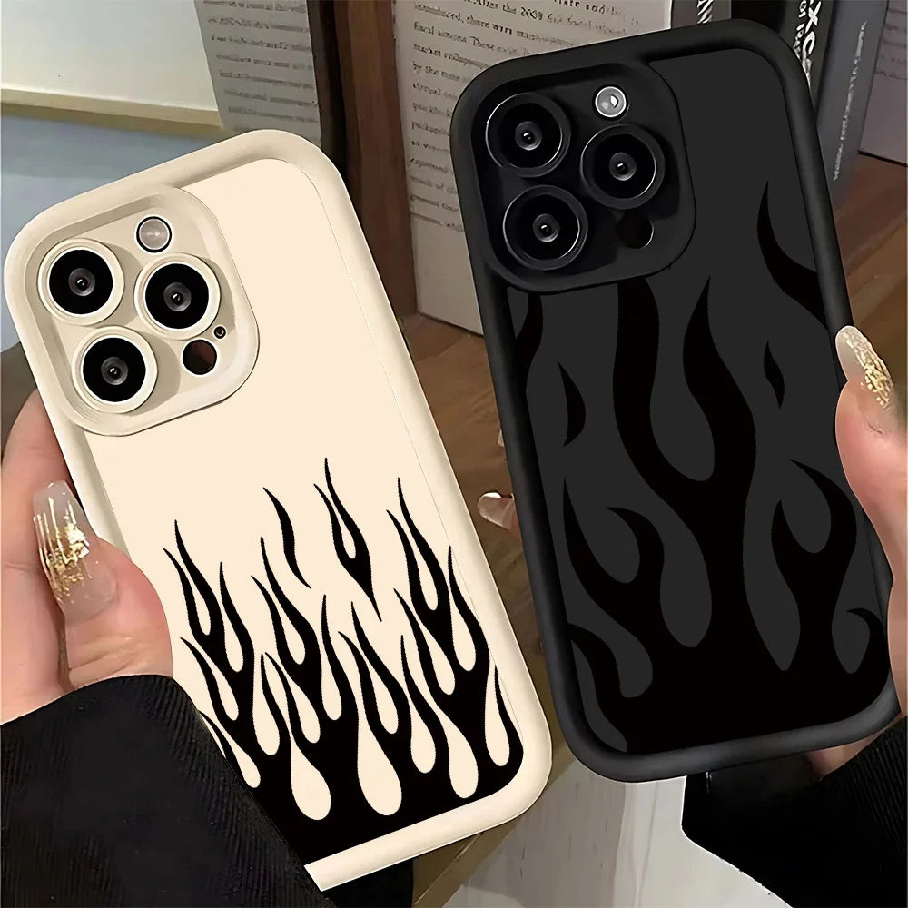 Case iPhone Estampa de Chamas em Silicone com Proteção de Lente